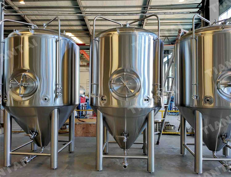 <b>Tiantai 2000L conical beer fermentation tank</b>